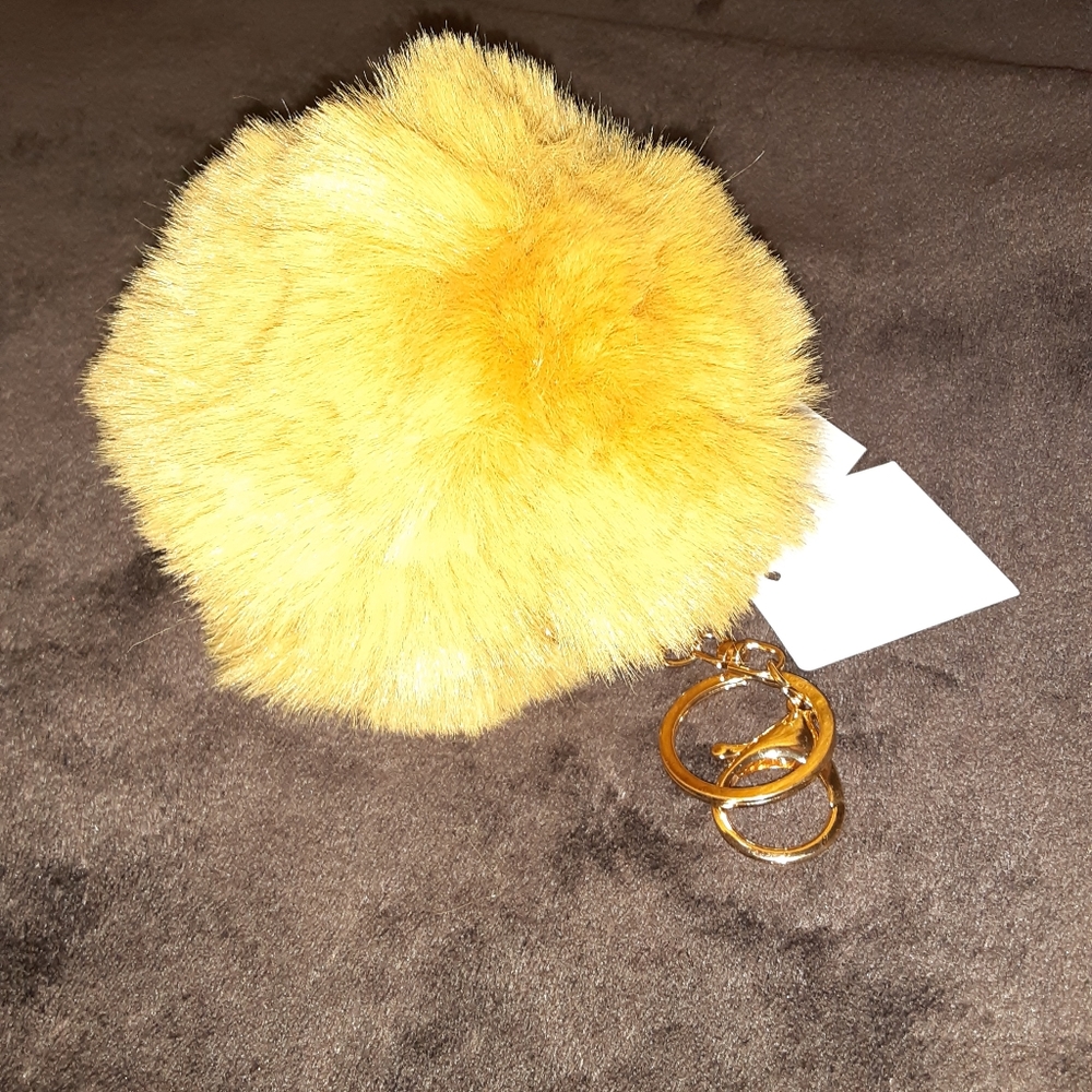 Keychain pompom - Picture 2 of 3